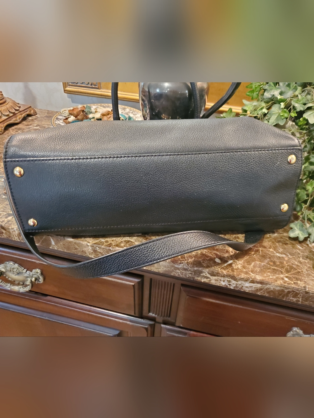 1-DAY FLASH SALE!! Michael Kors LARGE Hamilton East West Tote w/Gold Hardware - Picture 9 of 16